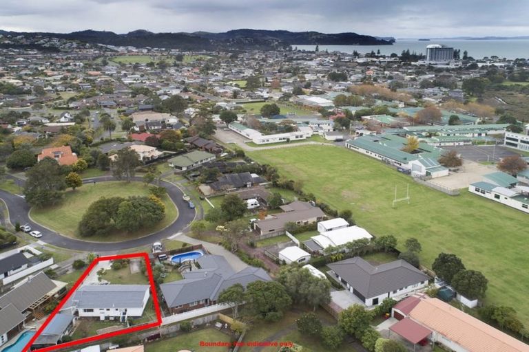 Photo of property in 14 Nickell Place, Orewa, 0931