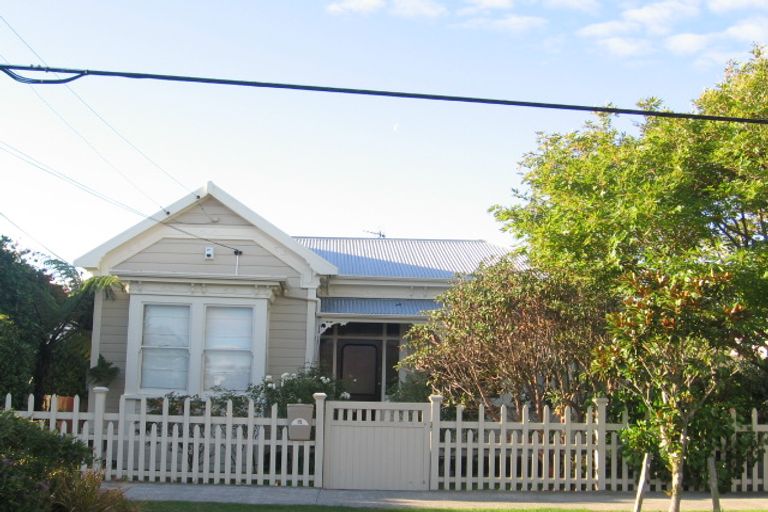 Photo of property in 15 Manchester Street, Petone, Lower Hutt, 5012