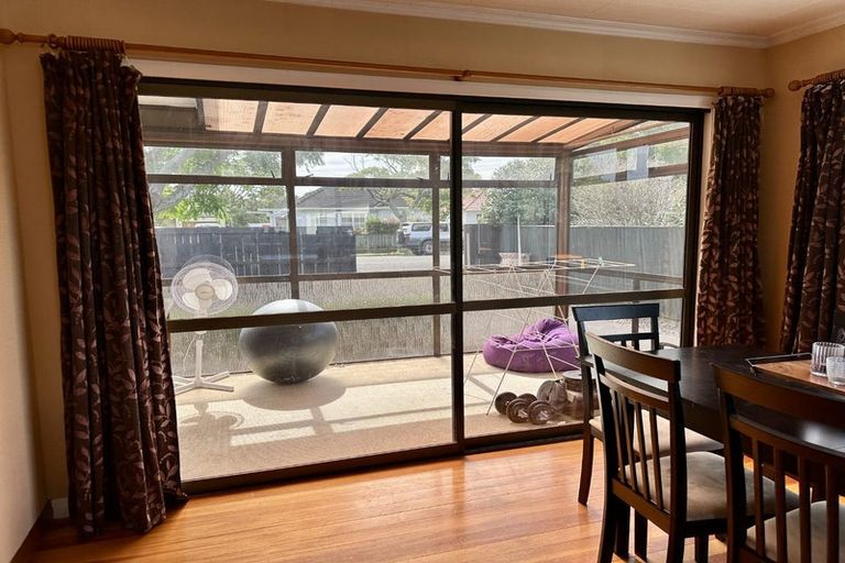 Photo of property in 12 Park Road, West End, Palmerston North, 4412