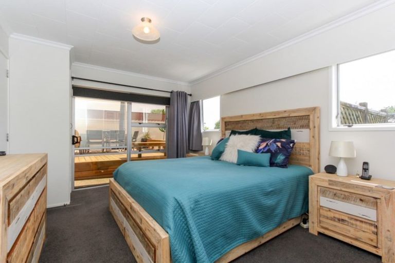 Photo of property in 26 Truby King Street, Merrilands, New Plymouth, 4312