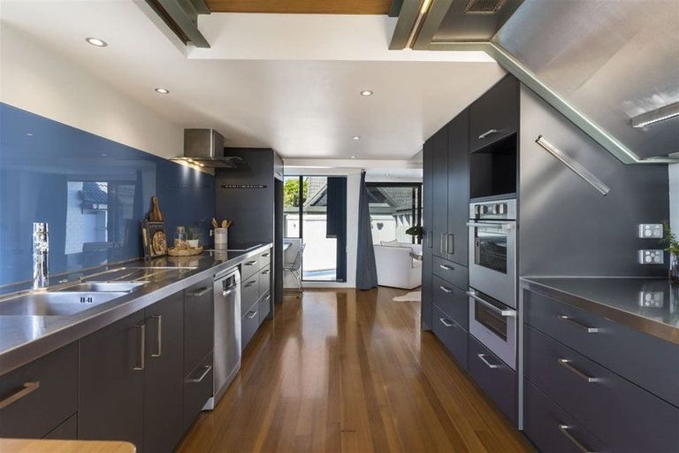 Photo of property in 40 Takutai Avenue, Bucklands Beach, Auckland, 2012