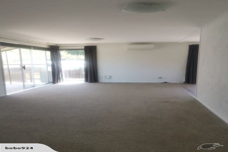 Photo of property in 5 Cockayne Crescent, Sunnynook, Auckland, 0620