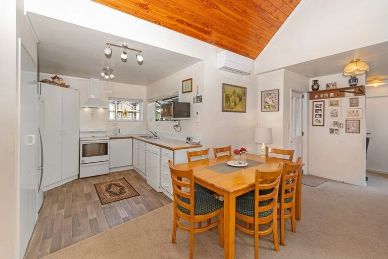 Photo of property in 2/30 Wharf Road, Te Atatu Peninsula, Auckland, 0610