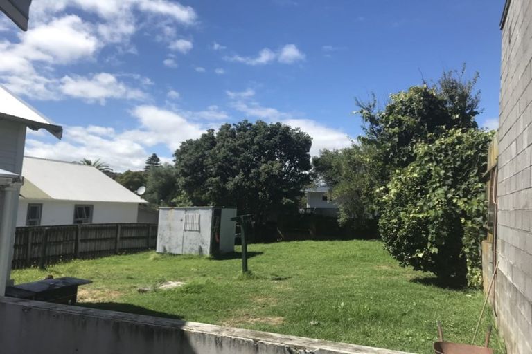 Photo of property in 7 Whiteley Street, Moturoa, New Plymouth, 4310