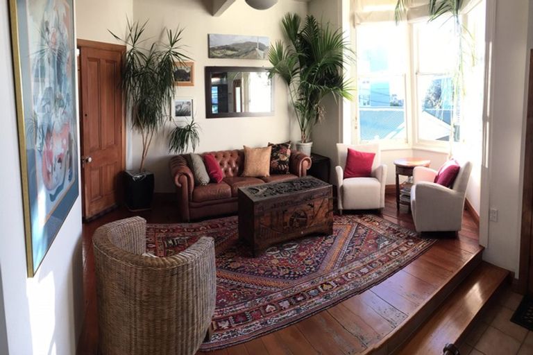 Photo of property in 3 Newman Terrace, Thorndon, Wellington, 6011