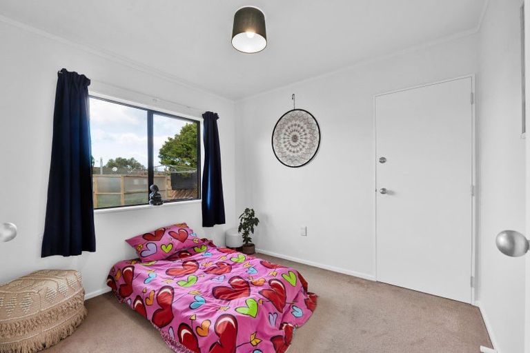 Photo of property in 24 Poplar Grove, Whalers Gate, New Plymouth, 4310