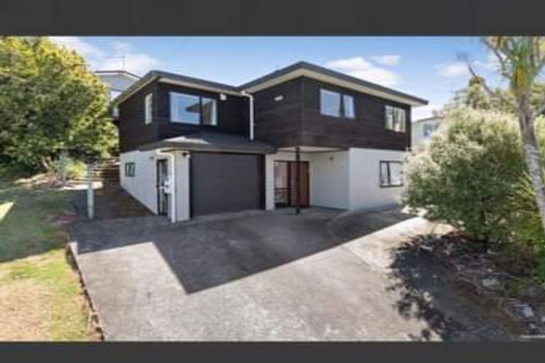Photo of property in 1/44 Becroft Drive, Forrest Hill, Auckland, 0620