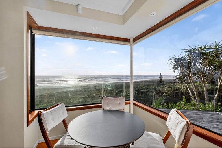 Photo of property in 24 Garden Road, Piha, 0772