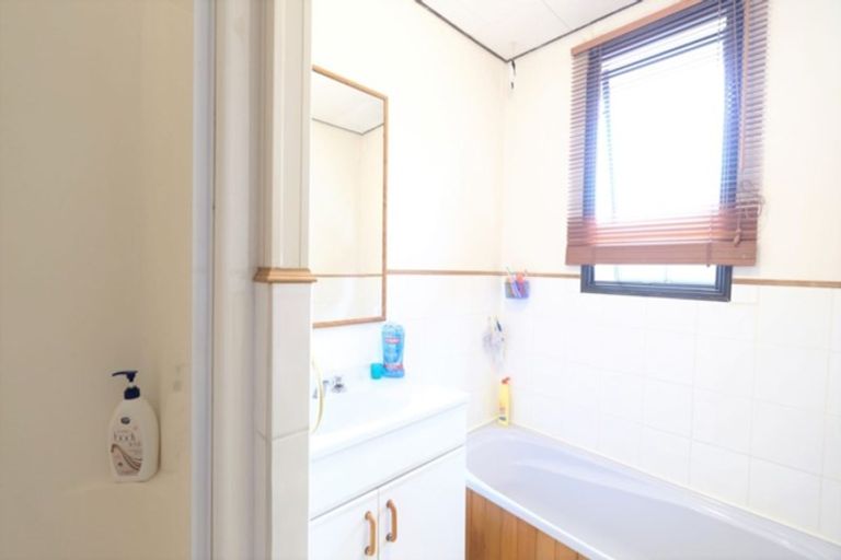 Photo of property in 3/9 Ireland Place, Ranui, Auckland, 0612