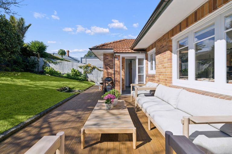 Photo of property in 12 Wairoa Road, Narrow Neck, Auckland, 0624