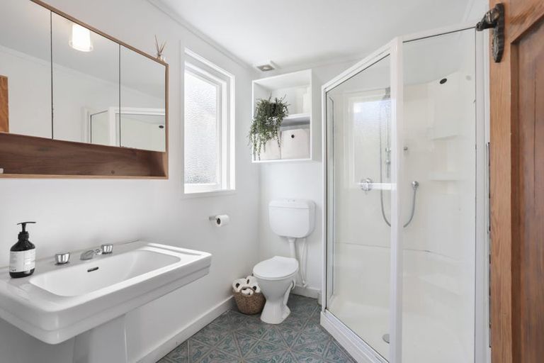 Photo of property in 2/55 Chislehurst Street, Henderson, Auckland, 0612