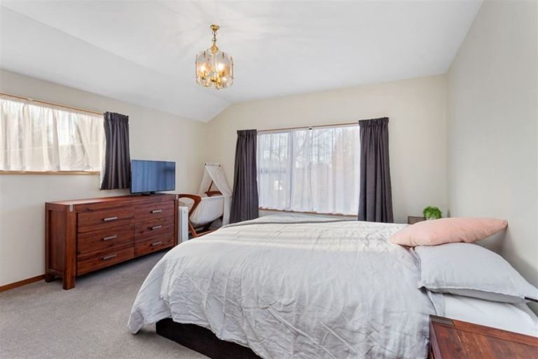 Photo of property in 6 Woodfield Place, Woodend, 7610