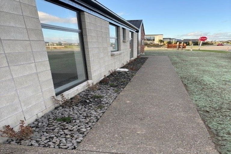 Photo of property in 2 Dynes Road, Rolleston, 7615