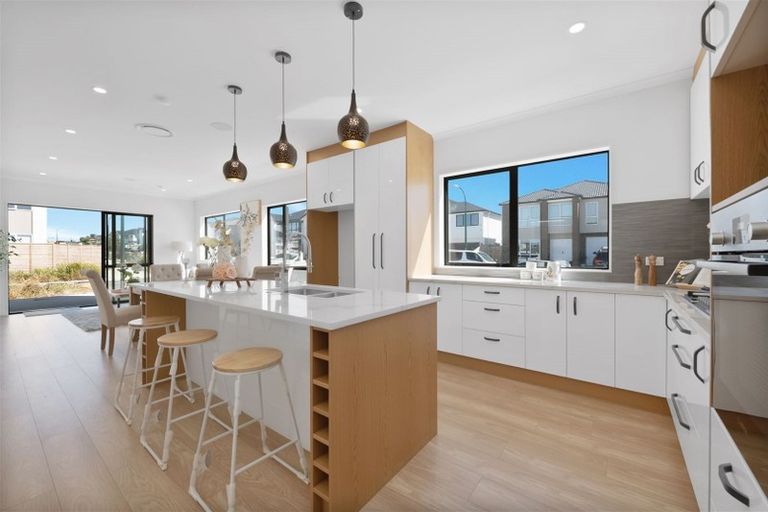 Photo of property in 53 Ksenia Drive, Flat Bush, Auckland, 2019