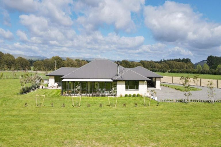 Photo of property in 64 Totaramahonga Road, Dannevirke, 4972