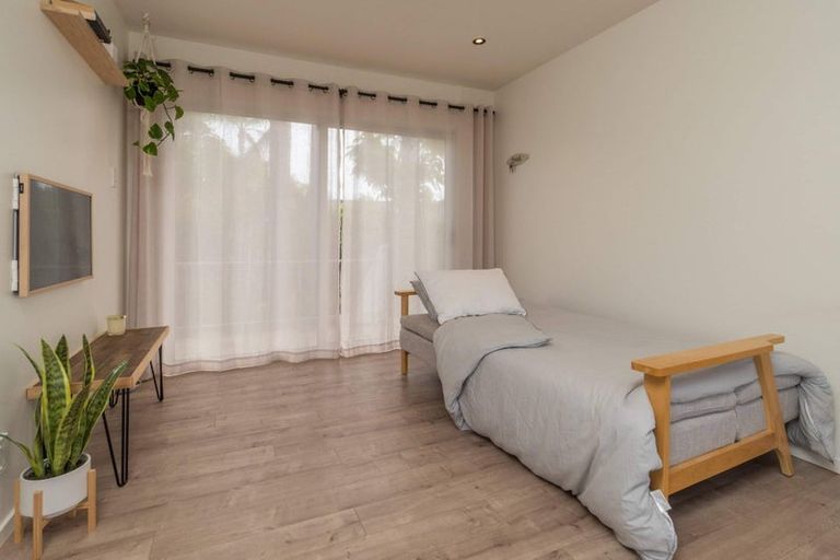 Photo of property in 1/72l Kitchener Road, Milford, Auckland, 0620