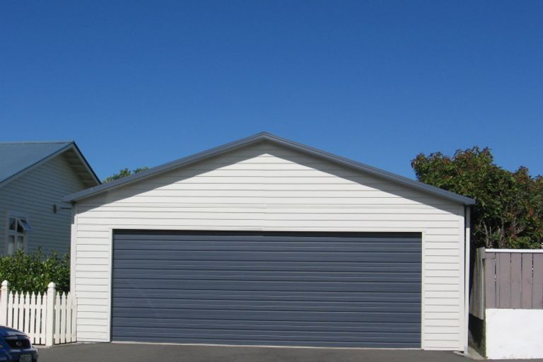 Photo of property in 2 Strathavon Road, Miramar, Wellington, 6022