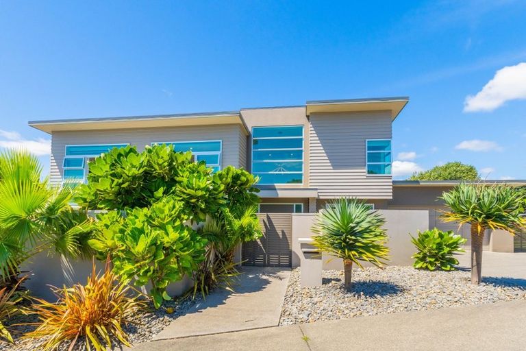 Photo of property in 134 Renown Road, Raumati South, Paraparaumu, 5032