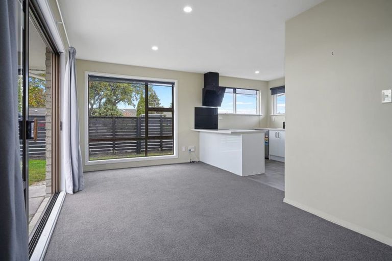 Photo of property in 1/78 Middlepark Road, Sockburn, Christchurch, 8042