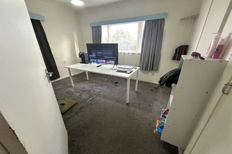 Photo of property in 118 View Road, Sunnyvale, Auckland, 0612