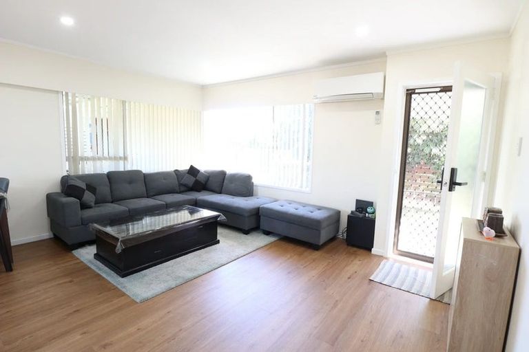 Photo of property in 33b Kindergarten Drive, Conifer Grove, Takanini, 2112