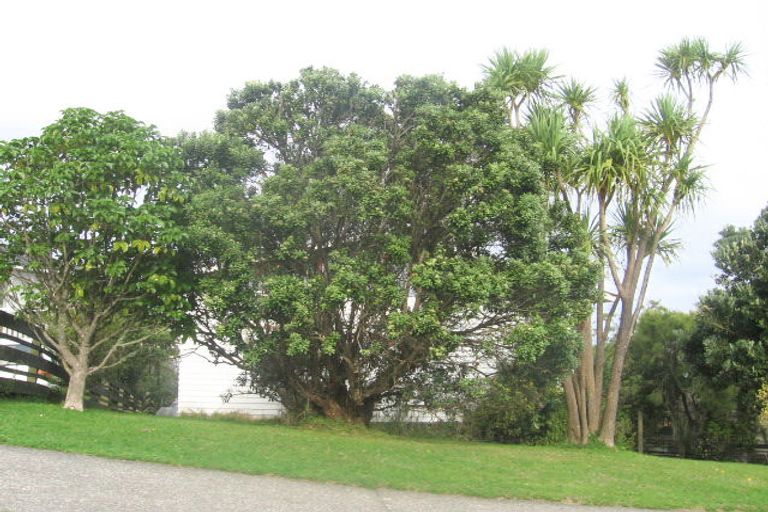 Photo of property in 222 Dowse Drive, Maungaraki, Lower Hutt, 5010