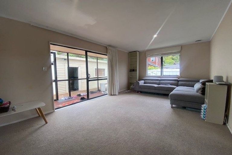 Photo of property in 207a Whites Line East, Waiwhetu, Lower Hutt, 5010