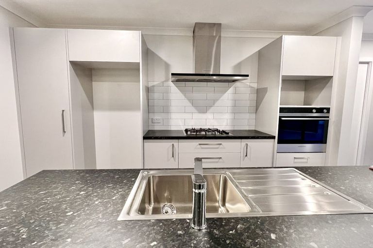 Photo of property in 15b Fraser Crescent, Elderslea, Upper Hutt, 5018