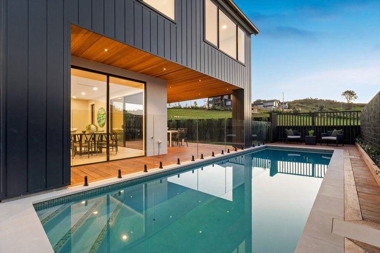 Photo of property in 5 Kotuitui Drive, Wainui, 0992