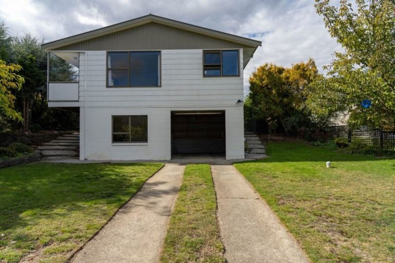 Photo of property in 82 Newcastle Street, Clyde, 9330
