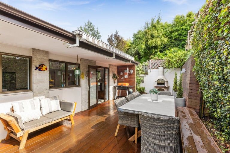 Photo of property in 11 Muritai Crescent, Havelock North, 4130