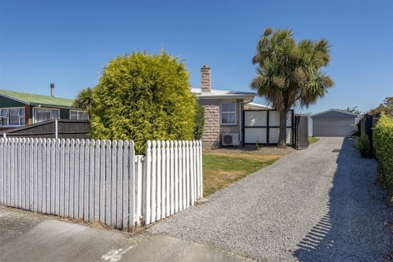 Photo of property in 62 Frensham Crescent, Woolston, Christchurch, 8062