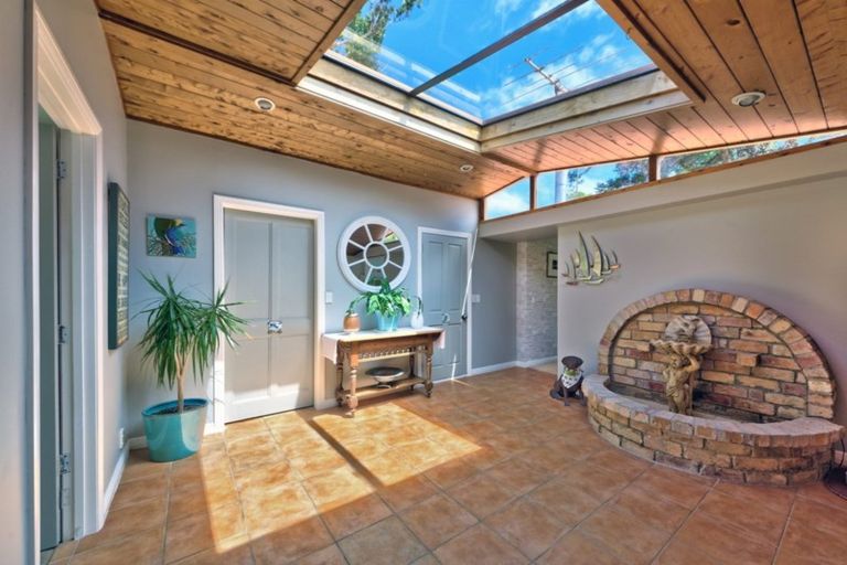 Photo of property in 256 Piha Road, Piha, New Lynn, 0772