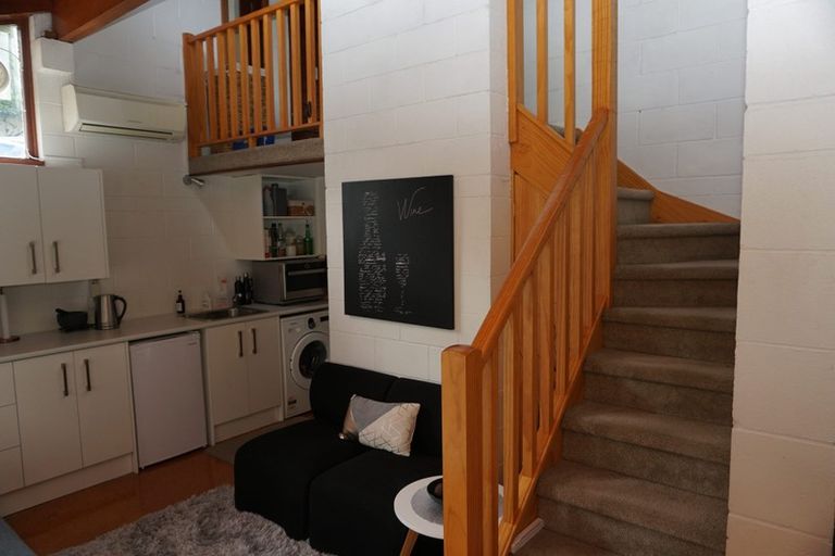 Photo of property in 5a Pohutukawa Avenue, Shelly Park, Auckland, 2014