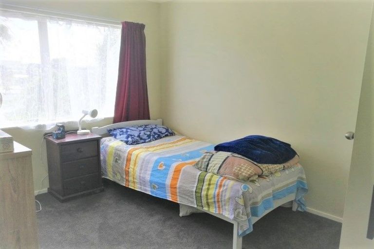 Photo of property in 10a Marie Crescent, Te Atatu South, Auckland, 0610