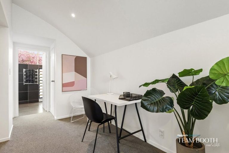 Photo of property in 2/22 Rangatira Road, Birkenhead, Auckland, 0626