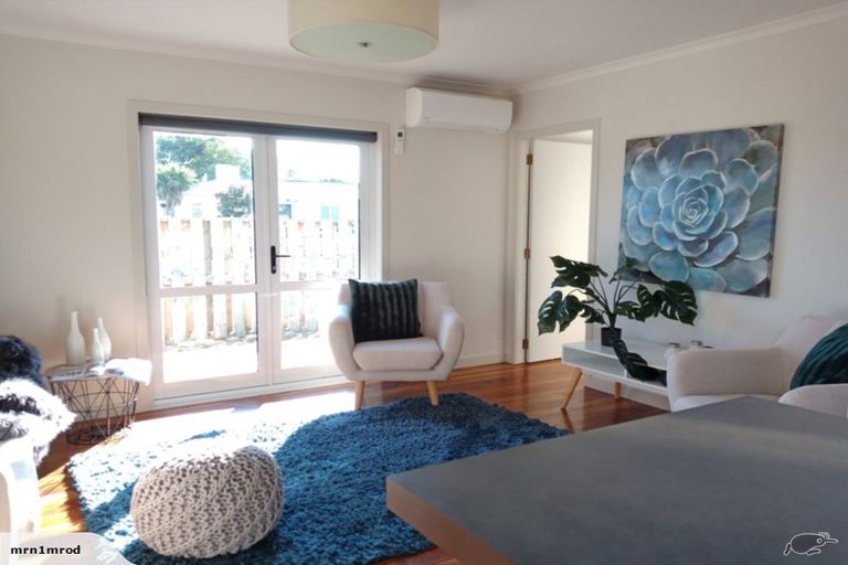 Photo of property in 299b High Street South, Carterton, 5713