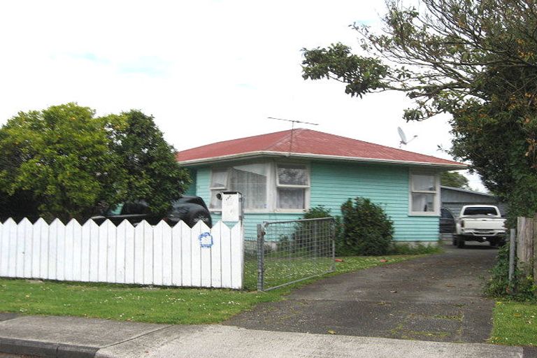 Photo of property in 36 Tairere Crescent, Rosehill, Papakura, 2113