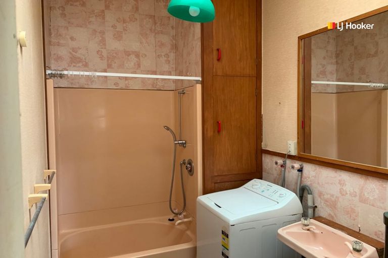 Photo of property in 72 Royal Terrace, Dunedin Central, Dunedin, 9016