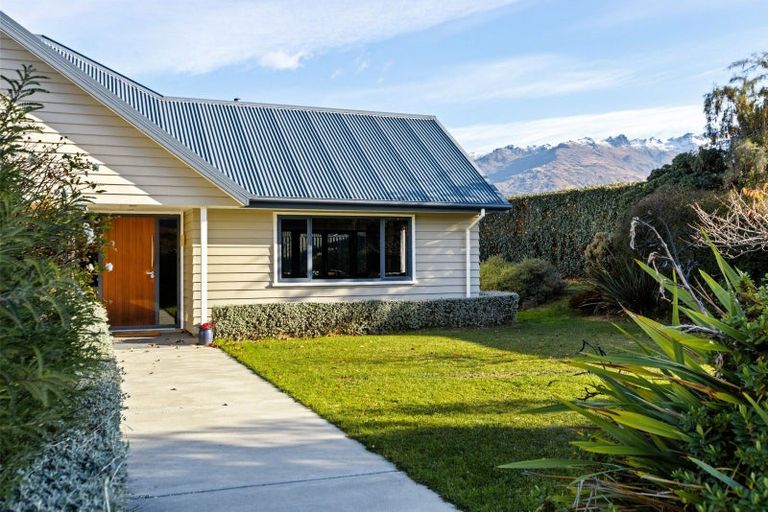 Photo of property in 5 Ethereal Crescent, Mount Pisa, Cromwell, 9383
