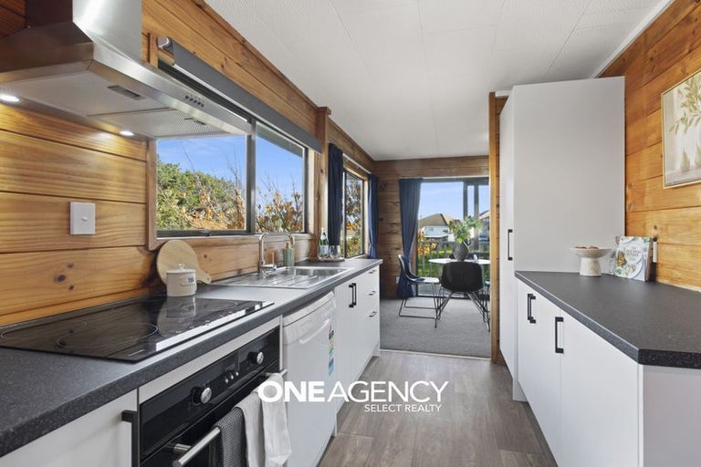 Photo of property in 22 Morere Street, Titahi Bay, Porirua, 5022