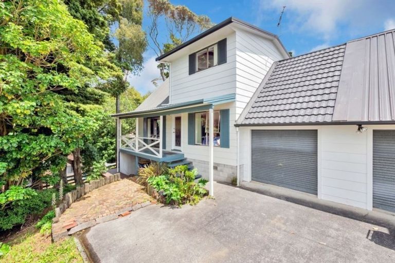 Photo of property in 2/35 Moore Street, Hillcrest, Auckland, 0627