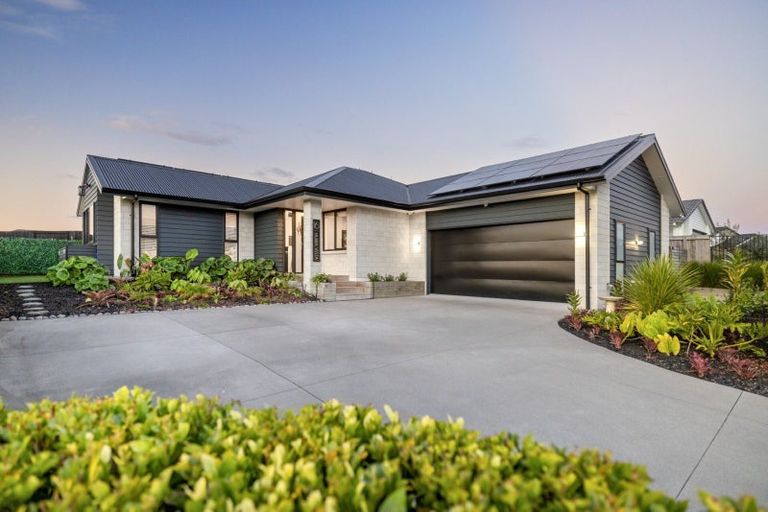 Photo of property in 16 Huria Vista, Pyes Pa, Tauranga, 3112