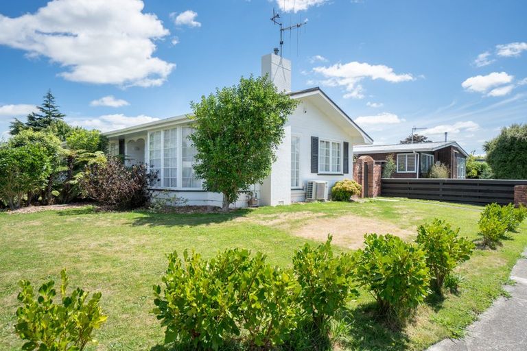 Photo of property in 1 Rakino Place, Awapuni, Palmerston North, 4412
