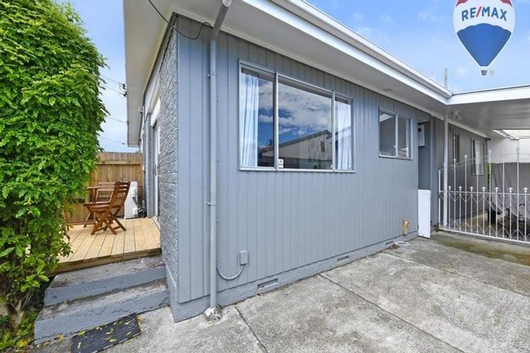 Photo of property in 2/71 Hikurangi Street, Trentham, Upper Hutt, 5018