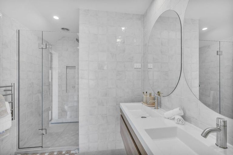 Photo of property in 2/11 Donald Place, St Albans, Christchurch, 8014