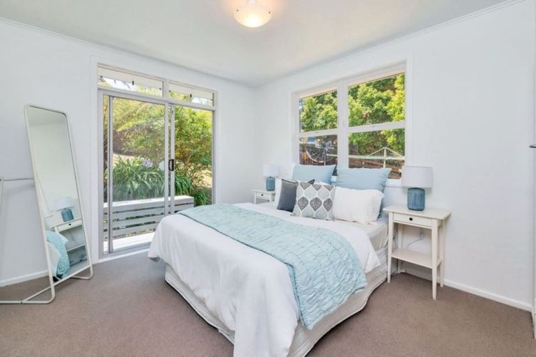 Photo of property in 66 Bond Crescent, Forrest Hill, Auckland, 0620