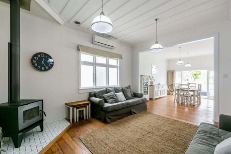 Photo of property in 137 Vigor Brown Street, Napier South, Napier, 4110