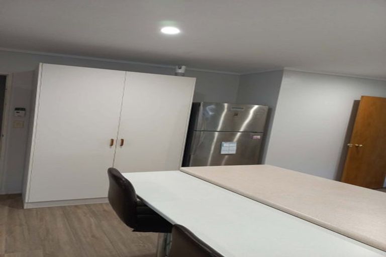 Photo of property in 6 Elizabeth Street, Palmerston North, 4410