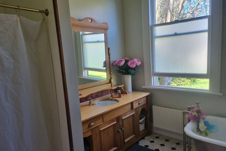 Photo of property in 74 Riverbank Road, Inch Clutha, Kaitangata, 9281